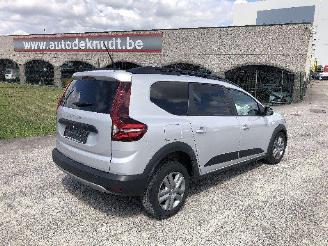 Vaurioauto  passenger cars Dacia Jogger 1.0 TURBO  CONFORT 2022/7