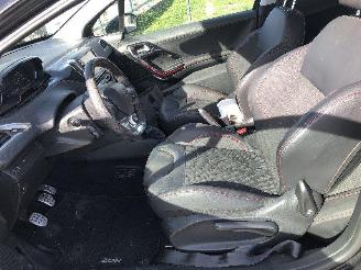 Peugeot 208 1.2 T  GT LINE picture 6