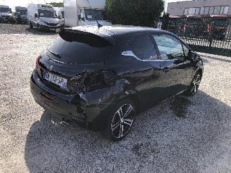 Peugeot 208 1.2 T  GT LINE picture 4