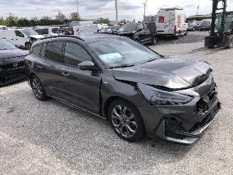 Ford Focus BREAK 1.5 TDCI ST LINE picture 4