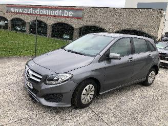 Vaurioauto  passenger cars Mercedes B-klasse A 180 2018/6