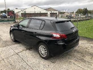 Peugeot 308 1.2 picture 1