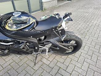 Yamaha YZF - R6  picture 5