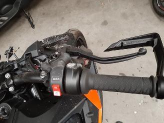 KTM 990 Super Duke  picture 13