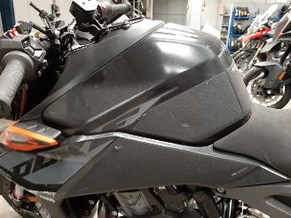KTM 990 Super Duke  picture 24