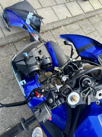 Yamaha YZF -R1  picture 7