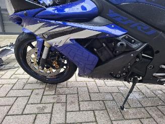 Yamaha YZF -R1  picture 16
