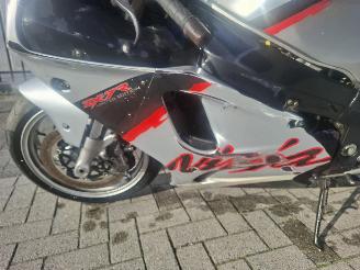 Kawasaki Ninja ZX - 7R  picture 7