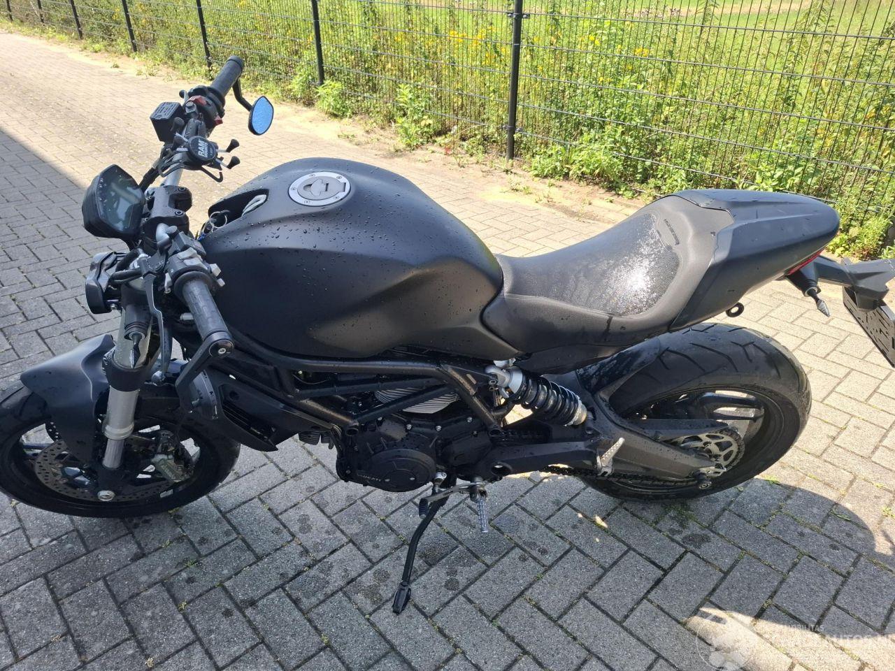 Ducati  monster 797