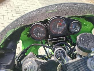 Kawasaki ZXR 400  picture 3
