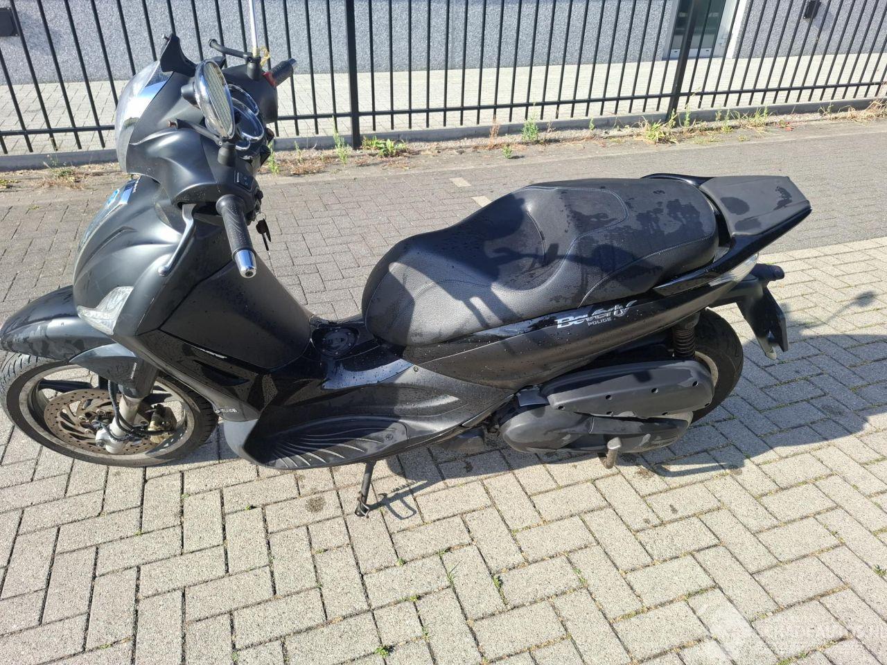 Piaggio Beverly 350 police