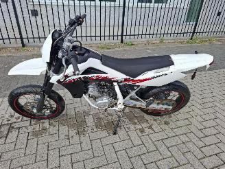 skadebil auto Husqvarna SM 125  2011/1