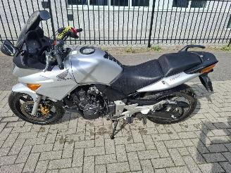 krockskadad bil motor Honda CBF 600  2004/1