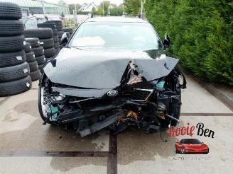Vrakbiler auto Kia Optima Optima, Sedan, 2010 / 2015 2.0 CVVT Hybrid 16V 2013/7