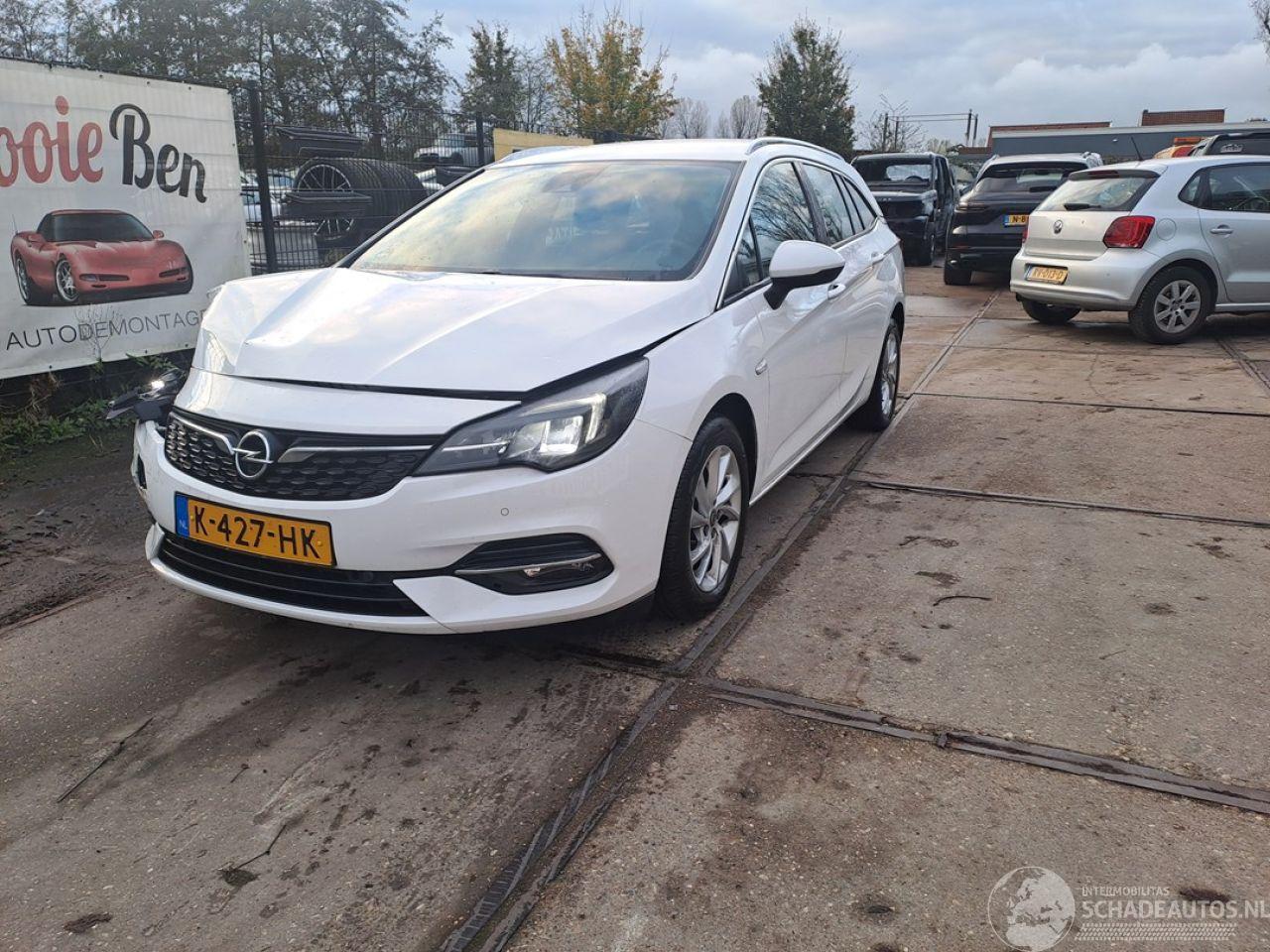 Opel Astra SPORTS TOURER+