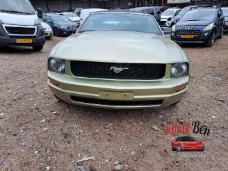disassembly passenger cars Ford USA Mustang Mustang V Convertible, Cabrio, 2005 / 2015 4.0 V6 2006/8