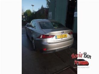 Coche siniestrado Lexus IS IS (E3), Sedan, 2013 300h 2.5 16V 2014/5