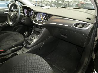 Opel Astra 1.6D picture 11