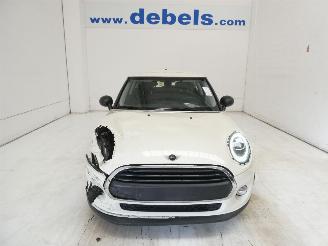 krockskadad bil auto Mini One  2018/12
