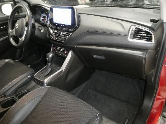 Suzuki SX4 S-CROSS GLX picture 10