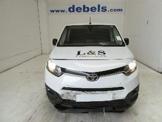 krockskadad bil bedrijf Toyota Proace 1.5D CITY COMFORT 2024/1