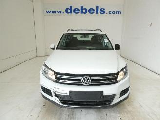 Vaurioauto  passenger cars Volkswagen Tiguan TREND & FUN 2016/4