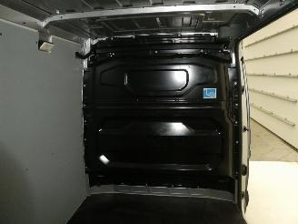 Nissan Interstar IV picture 7