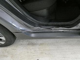 Toyota Prius LOUNGE picture 8