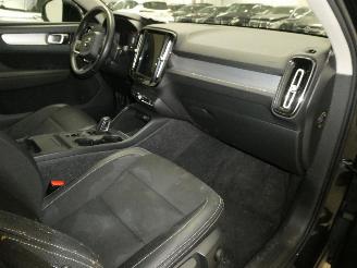 Volvo XC40 2.0D  MOMENTUM picture 13