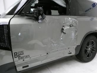 Land Rover Defender  picture 5