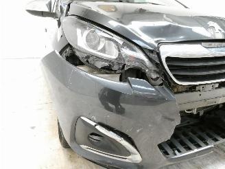 Peugeot 108 STYLE picture 14