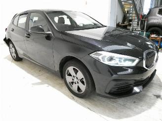 BMW 1-serie 1.5 D picture 14