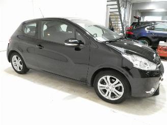Peugeot 208 1.2 ACTIVE picture 11