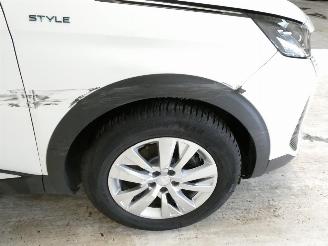 Peugeot 3008 II STYLE picture 13