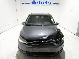 Damaged car Volkswagen Touran 1.6D COMFORTLINE 2017/7