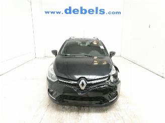 krockskadad bil auto Renault Clio IV GRANDTOUR 2021/1