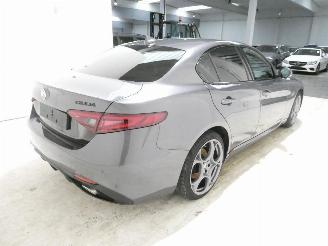 Alfa Romeo Giulia 2.2D  SUPER picture 10