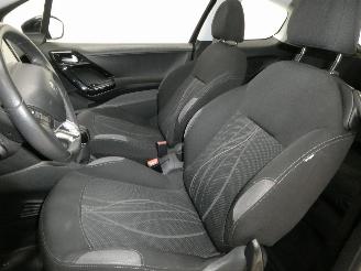 Peugeot 208 1.2 ACTIVE picture 19