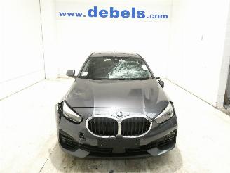 krockskadad bil auto BMW 1-serie  2020/2