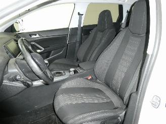 Peugeot 308 FÃ‰LINE picture 19