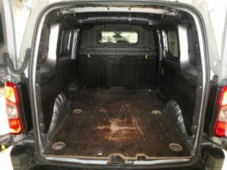 Peugeot  1.5D PARTNER PREMIUM picture 25