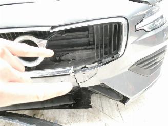 Volvo V-60 2.0D picture 4