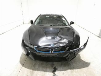 BMW i8  picture 2