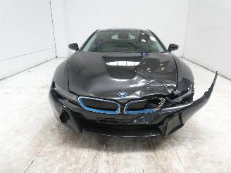 BMW i8  picture 2