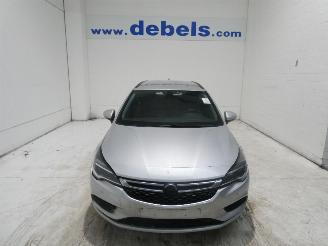 krockskadad bil auto Opel Astra EDITION 2017/11