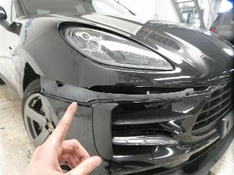 Porsche Macan S picture 16