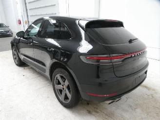 Porsche Macan S picture 10