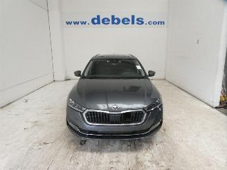 krockskadad bil auto Skoda Octavia 1.0 AMBITION 2021/7