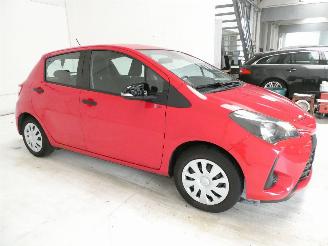 Toyota Yaris 1.0 picture 13