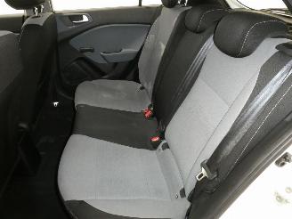 Hyundai I-20 1.3 picture 17